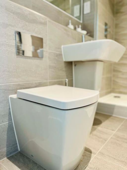 Stunning One Bedroom Apartment In Old Trafford 맨체스터 외부 사진